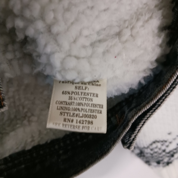 Women's l o v e r i c h e insulated button-up denim jacket with crochet sleeves, - Picture 6 of 6